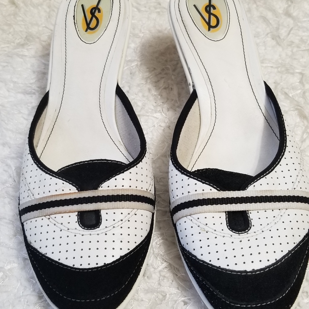 VS black/white kitten heel size 8